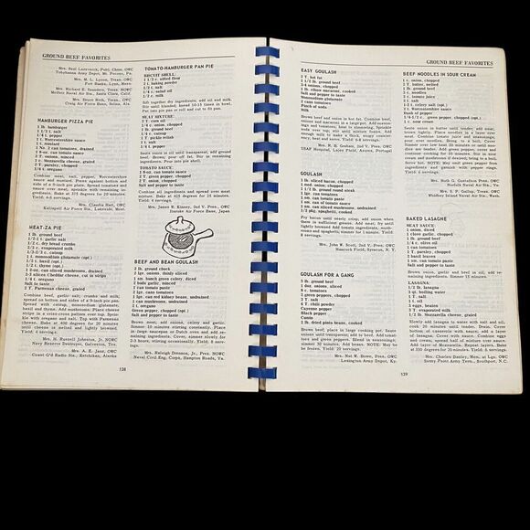Recipes on Parade Military Officers' Wives Cookbook Meat Poultry Seafood 1964 - Picture 5 of 5